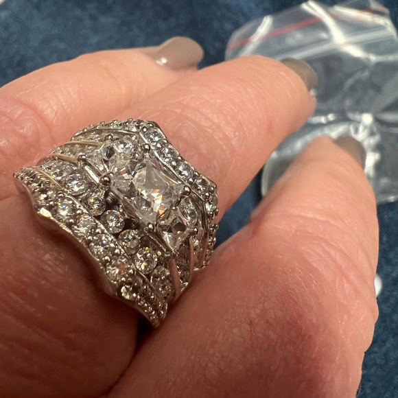 JTV - Bella Luce White Cubic Zirconia Rhodium Over Sterling Silver Ring - Picture 8 of 13